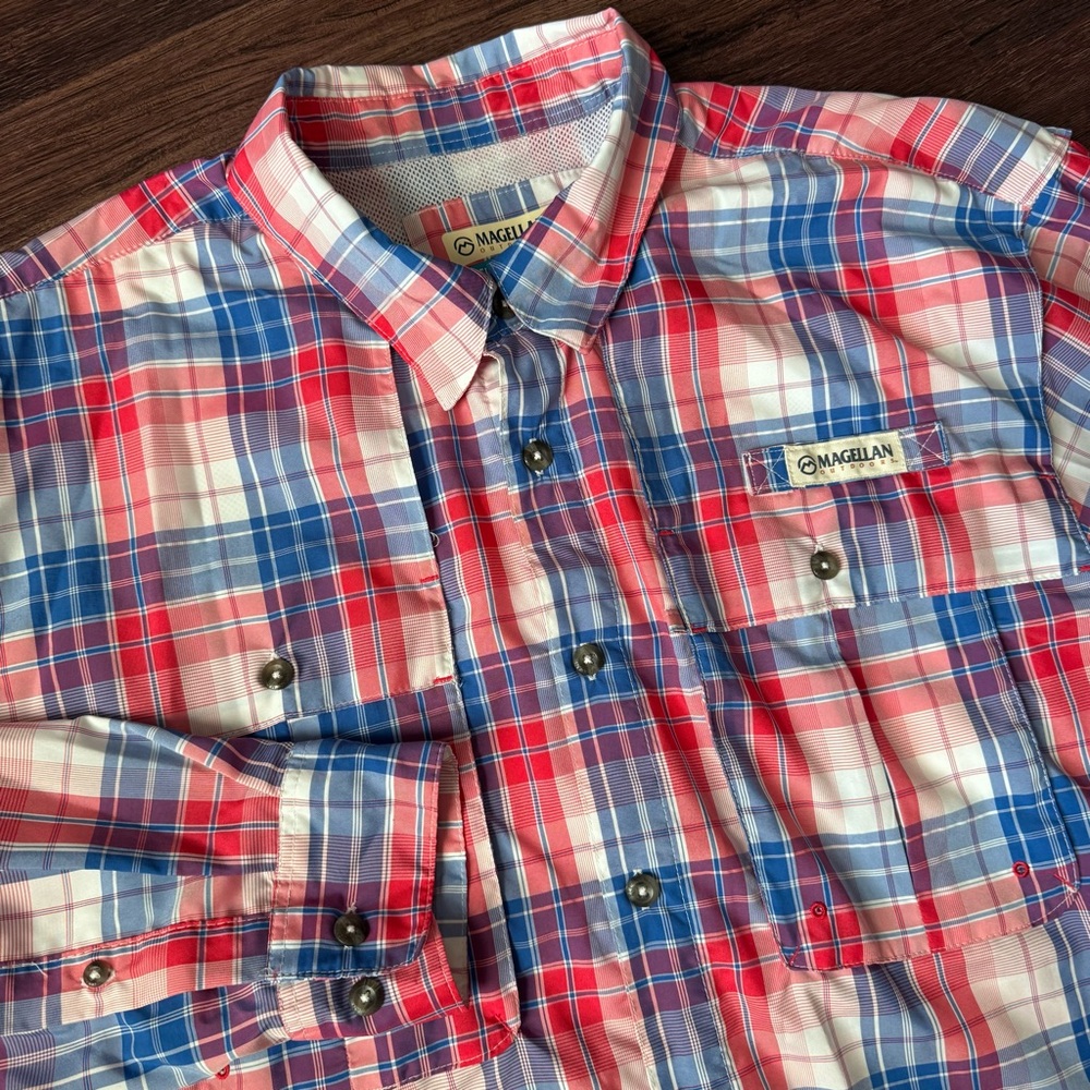 Magellan Outdoors Shirt Mens Large Red Blue Plaid Relaxed Fit Vented Fish Gear
